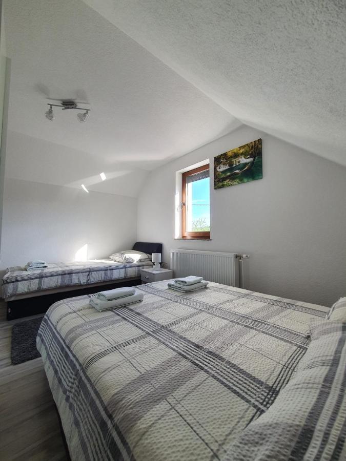 Apartments Sertic 4 Stars Poljanak Esterno foto
