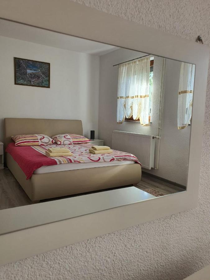 Apartments Sertic 4 Stars Poljanak Esterno foto