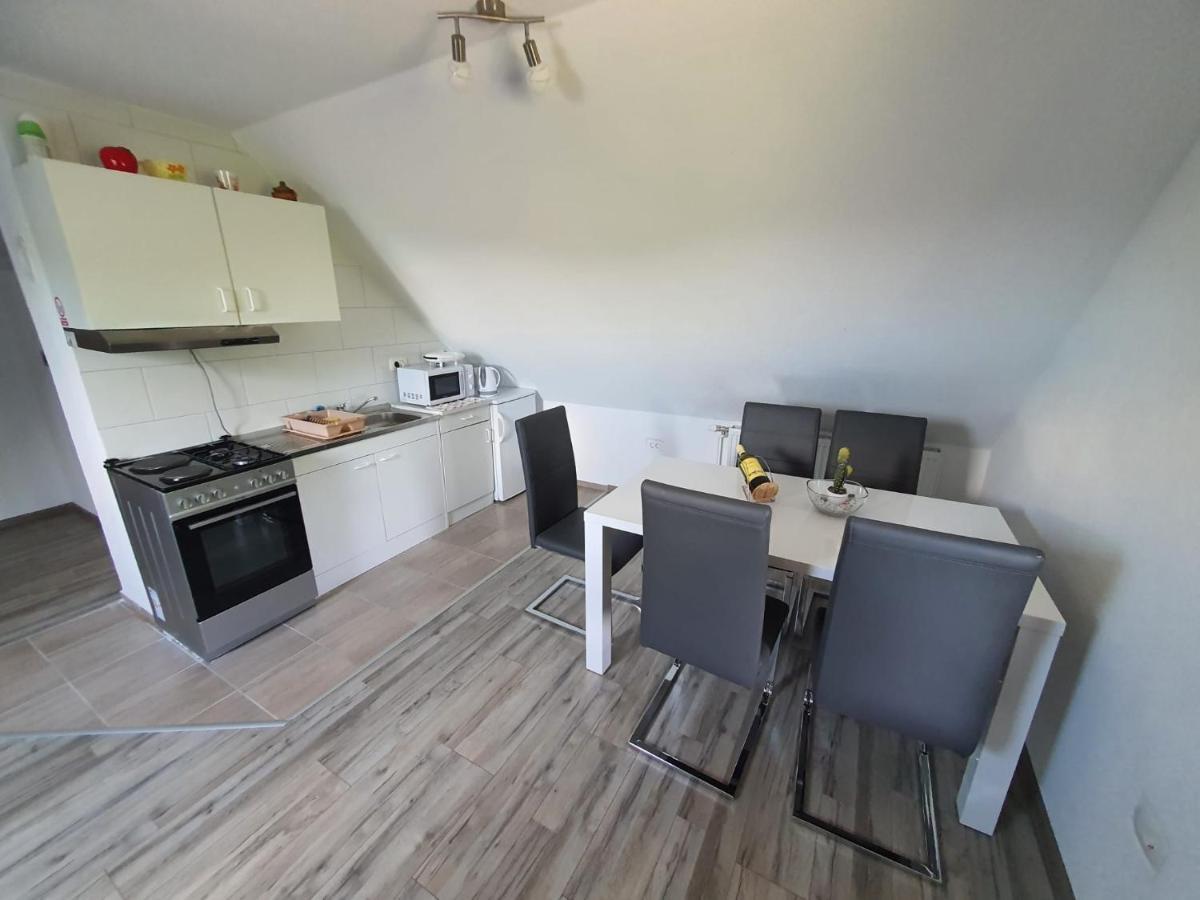 Apartments Sertic 4 Stars Poljanak Esterno foto