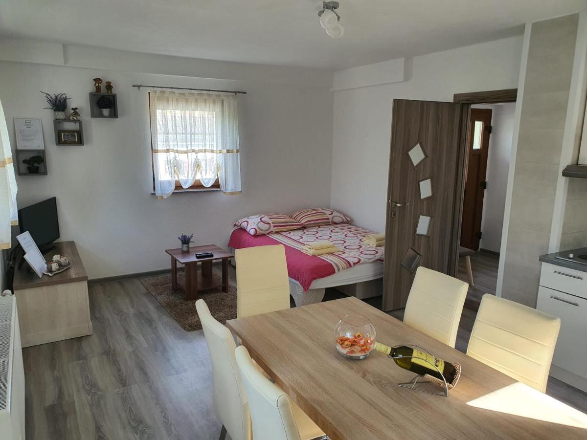 Apartments Sertic 4 Stars Poljanak Esterno foto