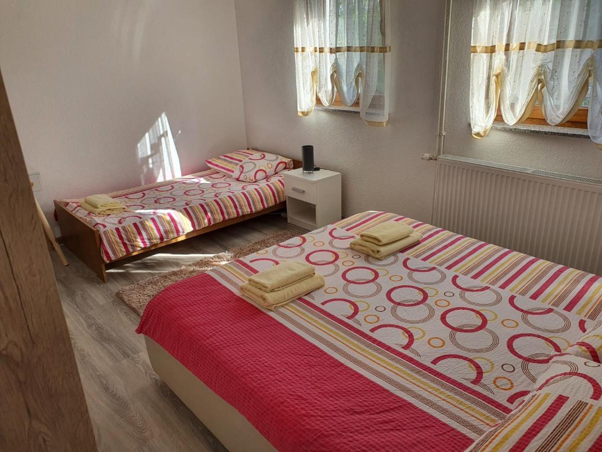 Apartments Sertic 4 Stars Poljanak Esterno foto